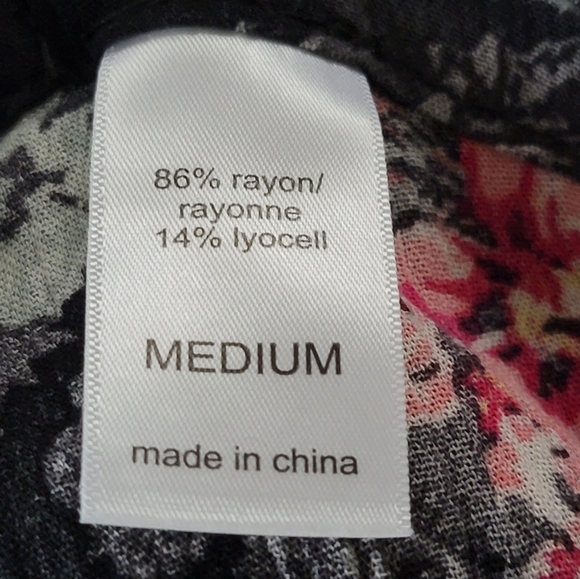 Maurices black floral print faux wrap high low maxi skirt size medium - Picture 5 of 6